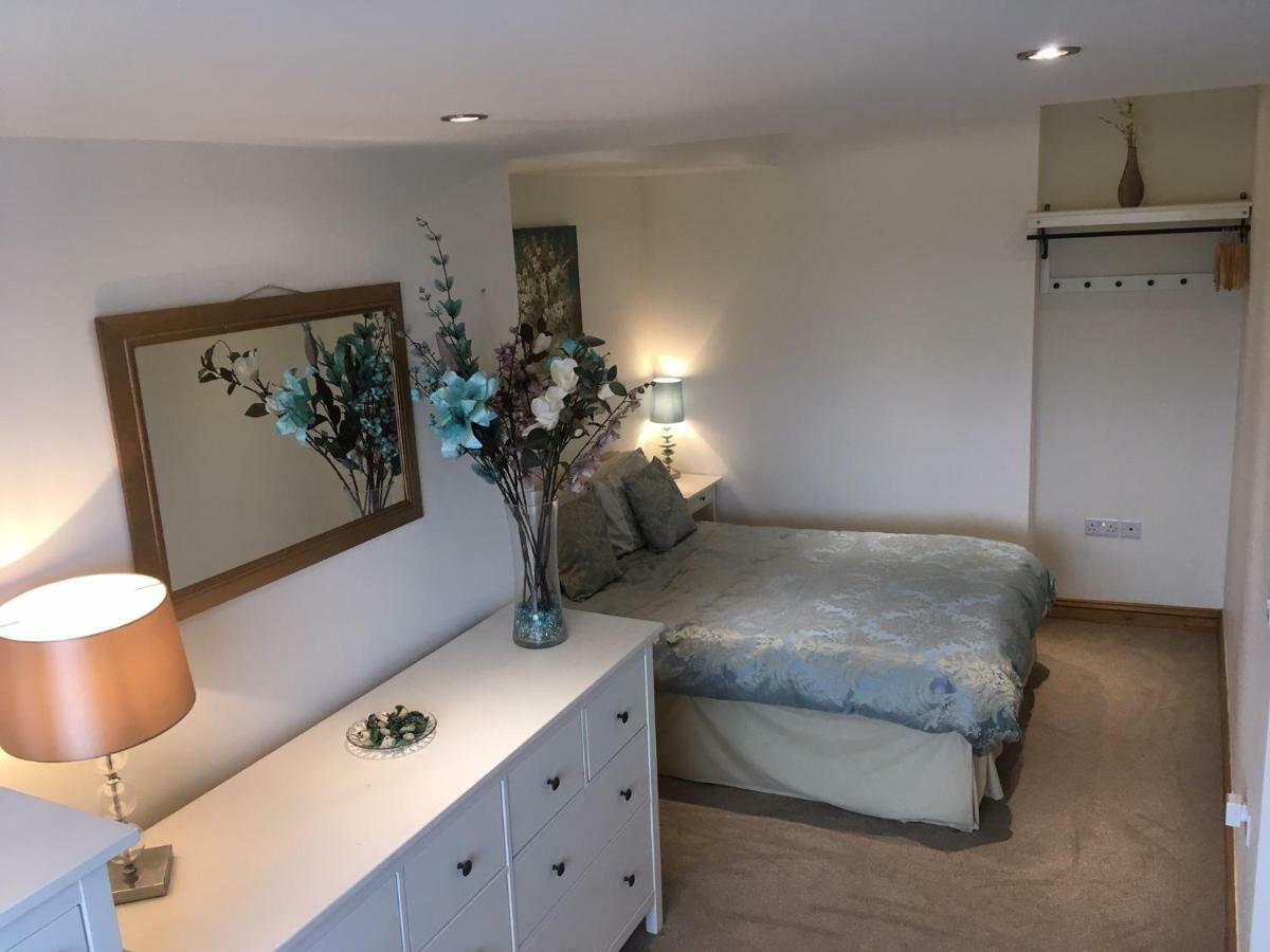 Crud Yr Awel Apartment Y Felinheli Екстериор снимка